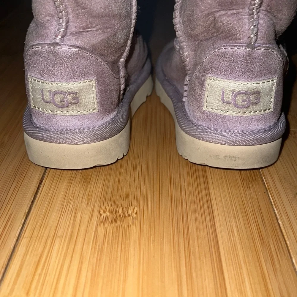 Lilac UGG boot for toddler girl